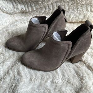 Brand new Vince Camuto booties